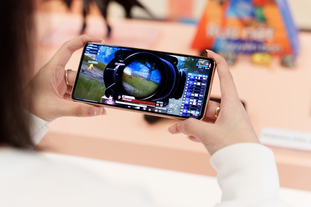Những điều tuyệt đối kh&ocirc;ng n&ecirc;n l&agrave;m nếu đang d&ugrave;ng điện thoại Samsung - Ảnh 2.