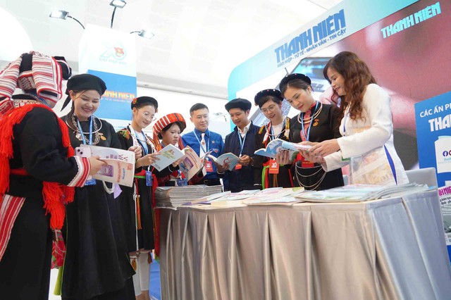 Ch&agrave;o mừng Đại hội to&agrave;n quốc Đo&agrave;n TNCS Hồ Ch&iacute; Minh lần thứ XIII - Ảnh 2.