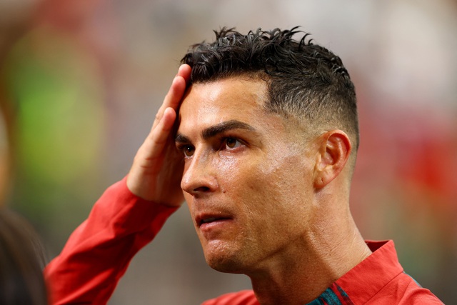 Cho&aacute;ng gi&aacute; v&eacute; xem Ronaldo v&agrave; Bồ Đ&agrave;o Nha đấu Colombia: 1,5 tỉ đồng, tăng tốc độ phi m&atilde;- Ảnh 1.