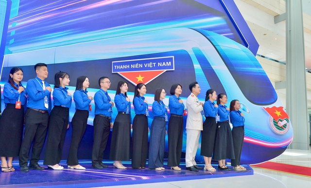 Khai mạc phi&ecirc;n trọng thể Đại hội Đo&agrave;n to&agrave;n quốc lần thứ XIII - Ảnh 4.