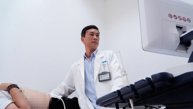Bác sĩ FV dùng robot cắt trọn u thận 5 cm cho bệnh nhân người Úc - Ảnh 1.