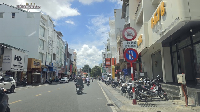 C&oacute; n&ecirc;n điều chỉnh biển cấm &ocirc; t&ocirc; theo giờ ở Đ&agrave; Lạt trong m&ugrave;a h&egrave;?- Ảnh 3.