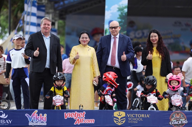Victoria School tổ chức giải đua xe thăng bằng quy tụ gần 300 vận động viên nhí - Ảnh 1.