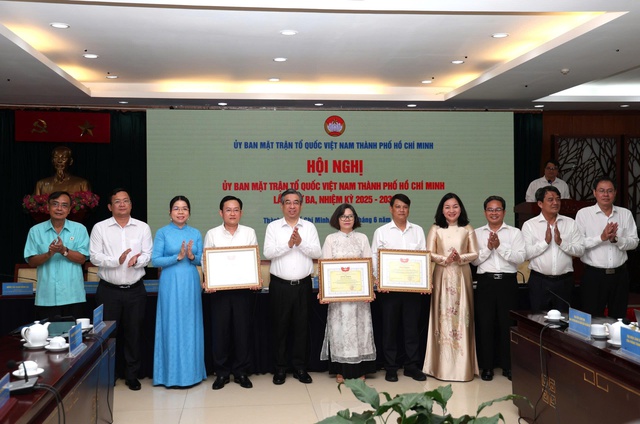 B&agrave; Nguyễn Thị Ngọc Xu&acirc;n l&agrave;m Ph&oacute; chủ tịch Ủy ban MTTQ Việt Nam TP.HCM - Ảnh 3.