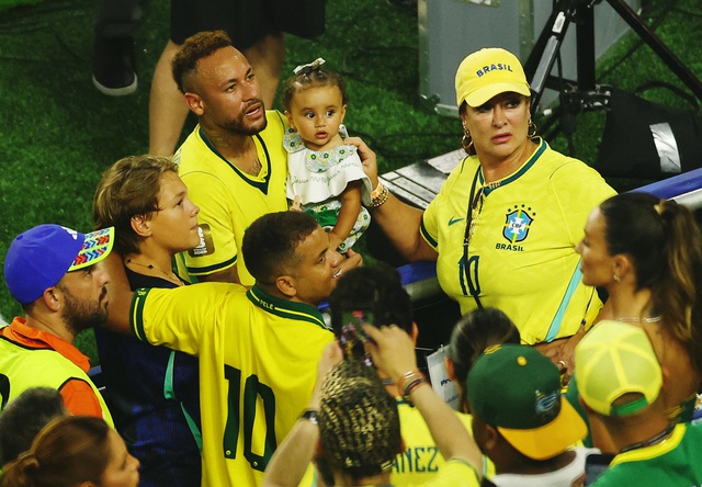 Sau gần 1.000 ng&agrave;y, Neymar bật kh&oacute;c khi được ra s&acirc;n từ ghế dự bị trận Brazil thắng Scotland- Ảnh 3.