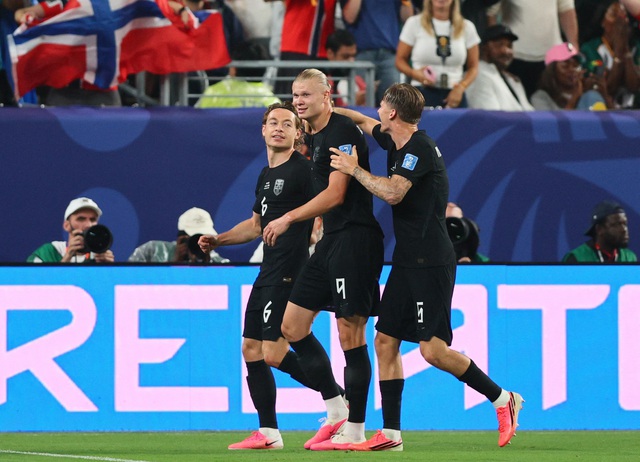 Khi &lsquo;kẻ l&oacute;t đường&rsquo; khiến c&aacute;c &ocirc;ng lớn cho&aacute;ng v&aacute;ng, World Cup hấp dẫn tuyệt đối!  - Ảnh 4.