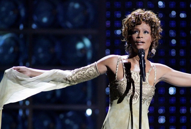 Gia đ&igrave;nh Whitney Houston nổi giận v&igrave; ph&aacute;t ng&ocirc;n của MC Oprah Winfrey về nữ danh ca - Ảnh 1.