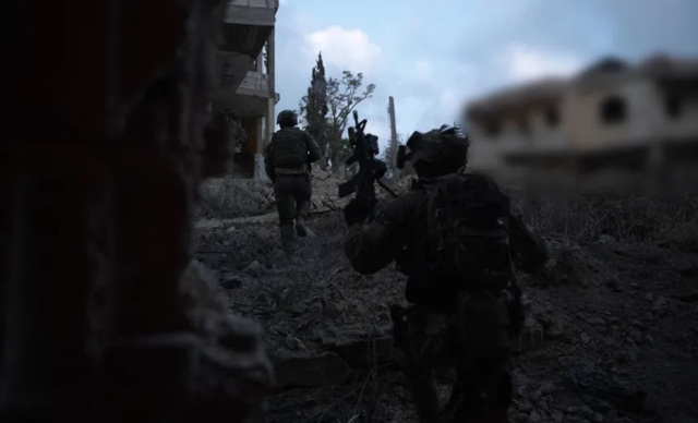 Qu&acirc;n đội Israel đang bao v&acirc;y h&agrave;ng chục th&agrave;nh vi&ecirc;n Hezbollah ở Lebanon?  - Ảnh 2.