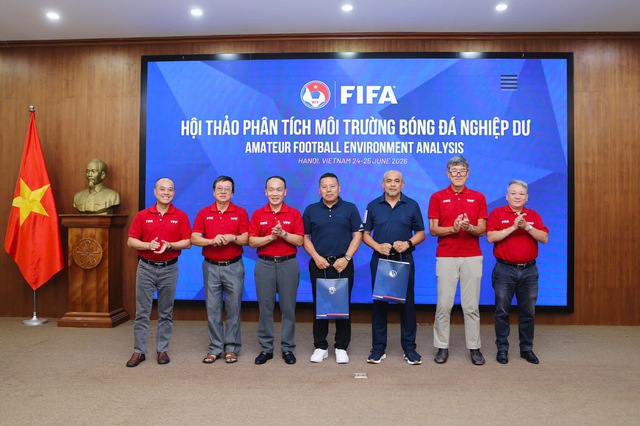 FIFA chỉ ra hướng ph&aacute;t triển b&oacute;ng đ&aacute; phong tr&agrave;o Việt Nam- Ảnh 5.