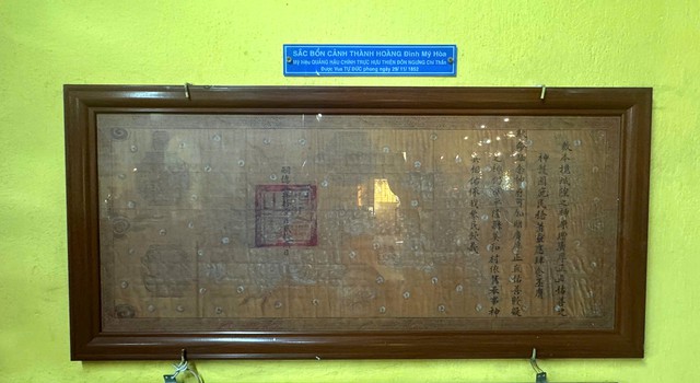 Sắc phong thần vua Tự Đức v&agrave; c&acirc;u chuyện b&aacute;u vật ở đ&igrave;nh Mỹ H&ograve;a, B&agrave; Điểm- Ảnh 4.