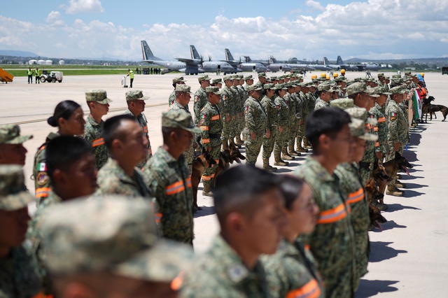 Venezuela chạy đua t&igrave;m người sống s&oacute;t sau thảm họa động đất, thương vong tăng cao- Ảnh 3.