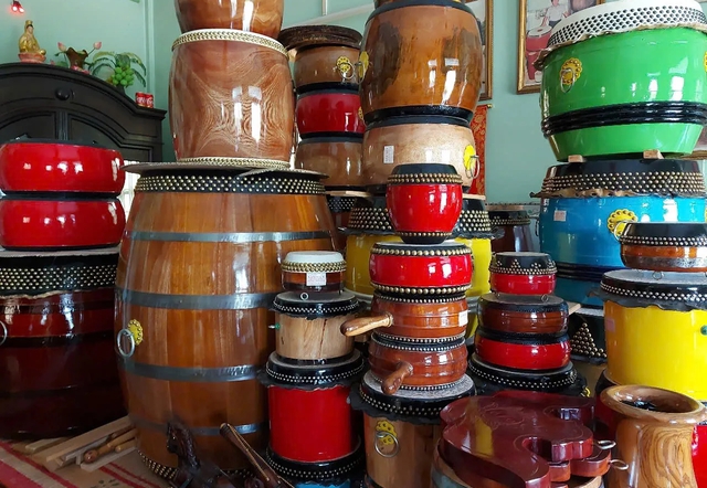 Chứng nhận di sản văn h&oacute;a phi vật thể Quốc gia nghề l&agrave;m trống B&igrave;nh An - Ảnh 2.