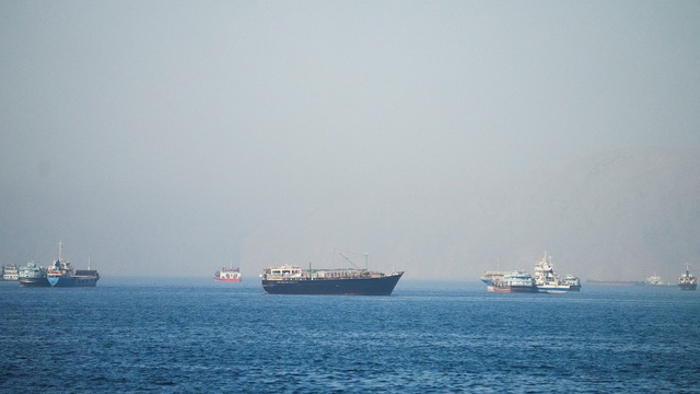 Iran ph&aacute;t cảnh b&aacute;o mới li&ecirc;n quan eo biển Hormuz - Ảnh 1.