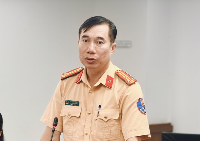 CSGT TP.HCM chỉ ra loạt lỗi c&ocirc;ng nh&acirc;n thường mắc sau giờ tan ca - Ảnh 2.