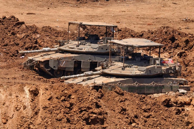 Bộ trưởng Quốc ph&ograve;ng Israel n&oacute;i Mỹ kh&ocirc;ng y&ecirc;u cầu Israel r&uacute;t qu&acirc;n khỏi Lebanon - Ảnh 1.