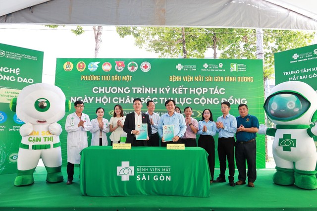 K&yacute; kết hợp t&aacute;c chiến lược 5 năm: Chăm s&oacute;c thị lực cho người d&acirc;n B&igrave;nh Dương - Ảnh 1.