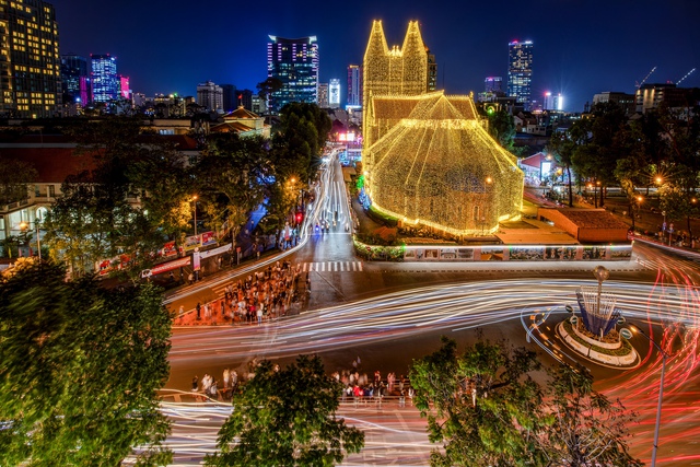 &Aacute;nh s&aacute;ng nghệ thuật từ nguồn điện - Ảnh 3.