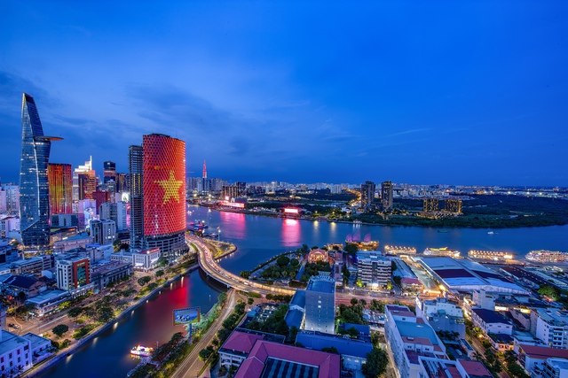 &Aacute;nh s&aacute;ng nghệ thuật từ nguồn điện - Ảnh 2.