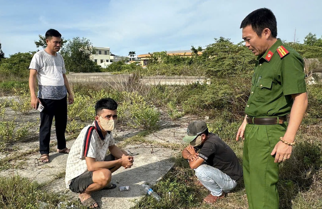 Bất ngờ test ma t&uacute;y h&agrave;ng loạt t&agrave;i xế tại Bến xe Trung t&acirc;m Đ&agrave; Nẵng- Ảnh 6.