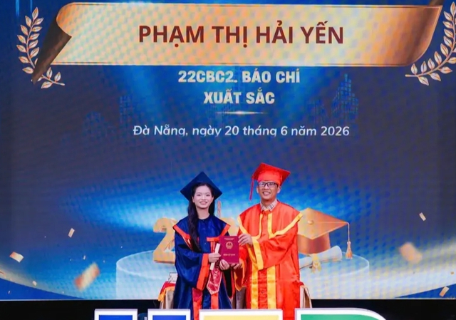 Thủ khoa xuất sắc b&aacute;o ch&iacute; 22 tuổi: &lsquo;C&oacute; h&ocirc;m em vừa kh&oacute;c vừa viết b&agrave;i&rsquo; - Ảnh 1.