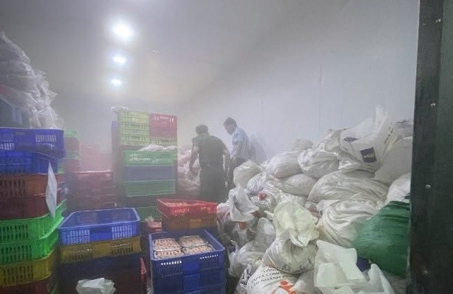  Phát hiện 7 tấn chân gà hết hạn sử dụng và không rõ xuất xứ - Ảnh 1.