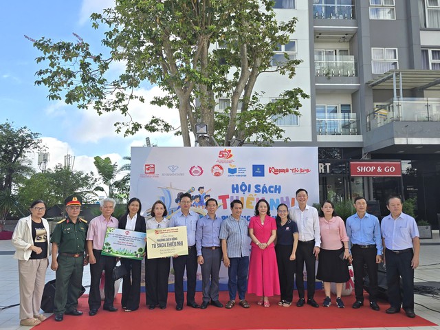 Hội s&aacute;ch thiếu nhi đưa s&aacute;ch đến tận chung cư- Ảnh 3.