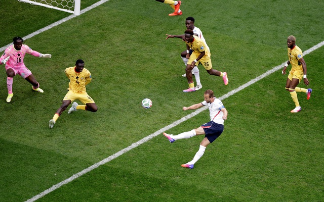 &lsquo;Ph&ugrave; thủy&rsquo; Ghana ti&ecirc;n đo&aacute;n Ronaldo v&ocirc; địch World Cup, mở kh&oacute;a cho Harry Kane ghi b&agrave;n- Ảnh 1.