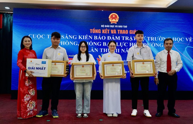 Học sinh đưa s&aacute;ng kiến về ph&ograve;ng chống bạo lực học đường - Ảnh 3.