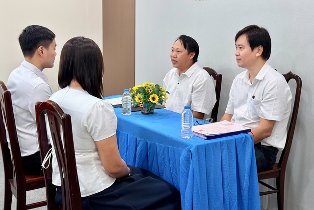 Phường An Kh&aacute;nh: Cặp đ&ocirc;i đăng k&yacute; kết h&ocirc;n được tư vấn ph&aacute;p luật, sức khỏe - Ảnh 1.