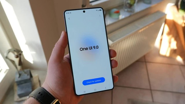 Vừa 'l&ecirc;n đời' One UI 8.5, Galaxy A24 lại bất ngờ chạy One UI 9 - Ảnh 1.