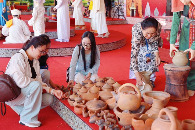 Sắc m&agrave;u Ng&agrave;y hội Văn h&oacute;a d&acirc;n tộc Chăm- Ảnh 4.