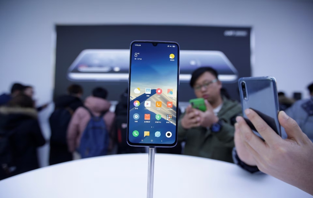 V&igrave; sao TV kh&ocirc;ng d&ugrave;ng m&agrave;n h&igrave;nh AMOLED như smartphone? - Ảnh 1.