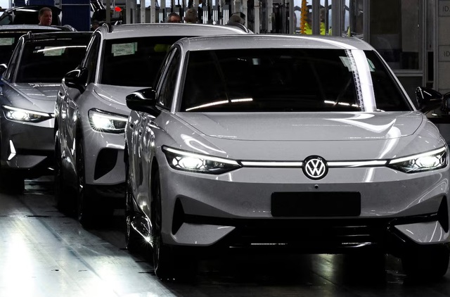 Rộ tin Volkswagen c&acirc;n nhắc cải tổ lớn, cắt giảm đến 100.000 nh&acirc;n sự - Ảnh 1.