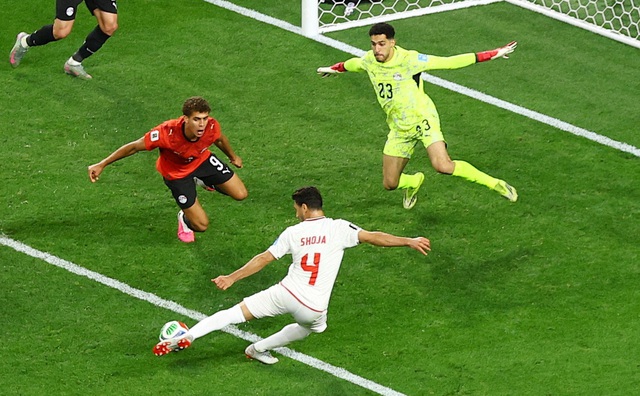 Nửa b&agrave;n ch&acirc;n việt vị oan nghiệt khiến Iran c&oacute; thể lỡ cơ hội lịch sử ở World Cup- Ảnh 1.