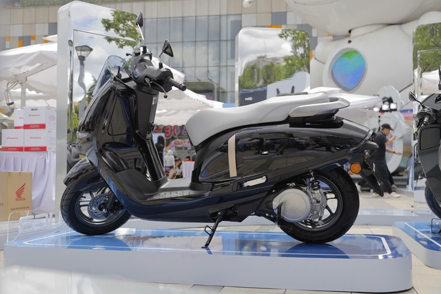 Gi&aacute; hơn 80 triệu nhưng chỉ chạy 120 km/lần sạc, Honda UC3 hướng đến nh&oacute;m kh&aacute;ch n&agrave;o? - Ảnh 2.