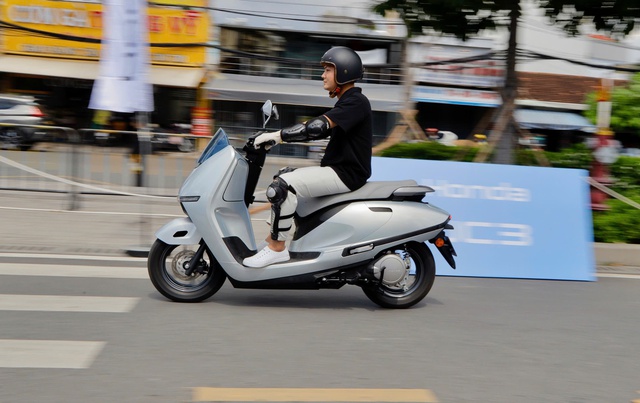 Gi&aacute; hơn 80 triệu nhưng chỉ chạy 120 km/lần sạc, Honda UC3 hướng đến nh&oacute;m kh&aacute;ch n&agrave;o? - Ảnh 3.