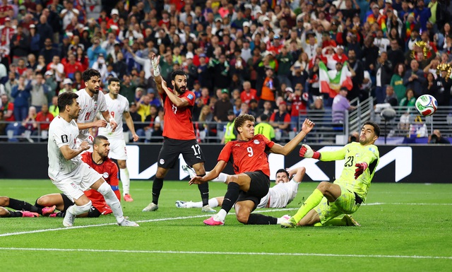 Đội Iran gửi th&ocirc;ng điệp fair-play trong ph&ograve;ng thay đồ sau trận h&ograve;a Ai Cập g&acirc;y tranh c&atilde;i- Ảnh 1.