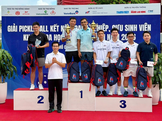 Độc Lập v&agrave; Ho&agrave;ng Quỳnh đăng quang giải pickleball tại Trường ĐH T&ocirc;n Đức Thắng- Ảnh 1.