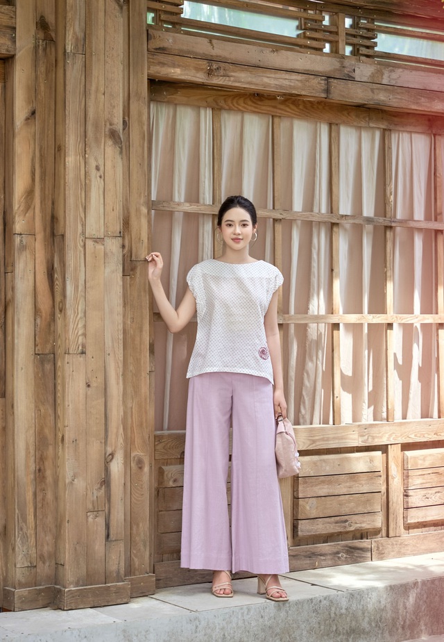 Thanh lịch chuẩn 'sang trọng m&agrave; kh&ocirc;ng ph&ocirc; trương' c&ugrave;ng những thiết kế linen tối giản- Ảnh 3.