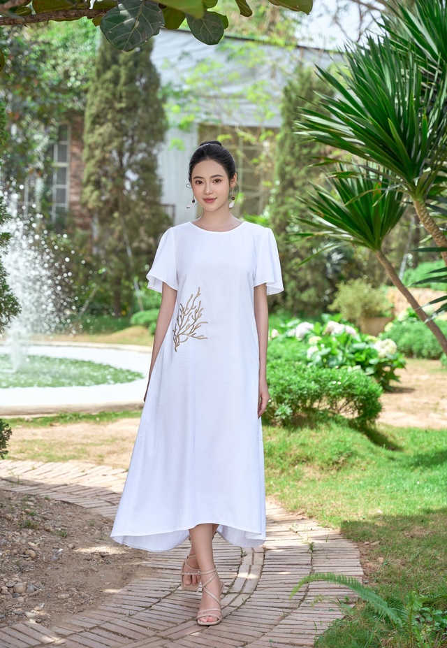 Thanh lịch chuẩn 'sang trọng m&agrave; kh&ocirc;ng ph&ocirc; trương' c&ugrave;ng những thiết kế linen tối giản- Ảnh 5.