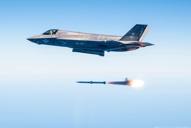 US eyes 1,150-mile missile as China expands military reach across Pacific - Ảnh 1.