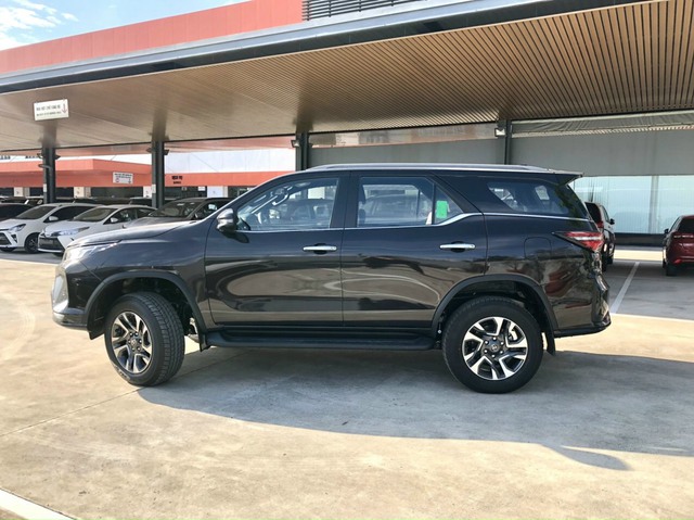 Toyota Fortuner ‘khai tử’ bản máy dầu, càng khó cạnh tranh với Ford Everest tại Việt Nam? - Ảnh 3.