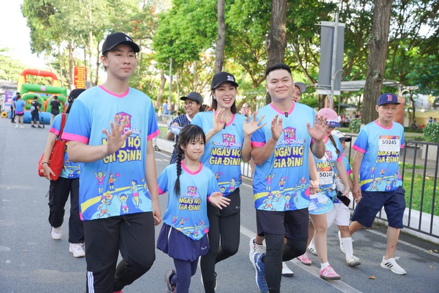 Trường Giang, Lương Thế Th&agrave;nh, L&ecirc; Phương c&ugrave;ng 500 gia đ&igrave;nh ba thế hệ l&agrave;m điều đặc biệt- Ảnh 3.