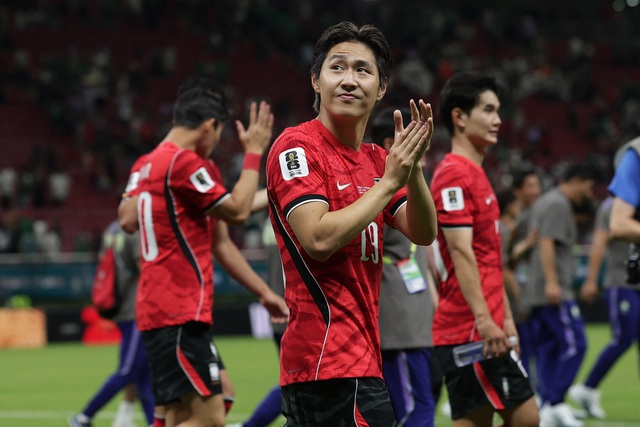 H&agrave;n Quốc sớm bị loại, Lee Kang-in vẫn s&aacute;nh vai Messi trong đội h&igrave;nh ti&ecirc;u biểu v&ograve;ng bảng World Cup - Ảnh 1.