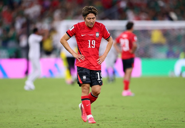 H&agrave;n Quốc sớm bị loại, Lee Kang-in vẫn s&aacute;nh vai Messi trong đội h&igrave;nh ti&ecirc;u biểu v&ograve;ng bảng World Cup - Ảnh 3.
