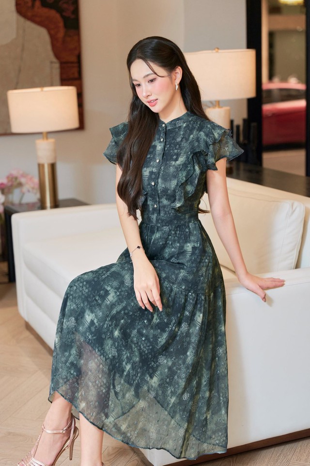 Váy hoa nhí, đầm chấm bi và loạt họa tiết nổi bật 'đổ bộ' đường phố- Ảnh 4.