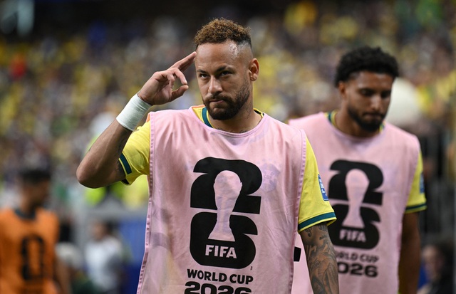 HLV Nhật Bản đau đớn tột c&ugrave;ng, HLV Brazil l&yacute; giải chuyện 'bỏ qu&ecirc;n' Neymar- Ảnh 2.