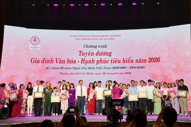 TP.HCM vinh danh 104 gia đình văn hóa - hạnh phúc tiêu biểu - Ảnh 2.
