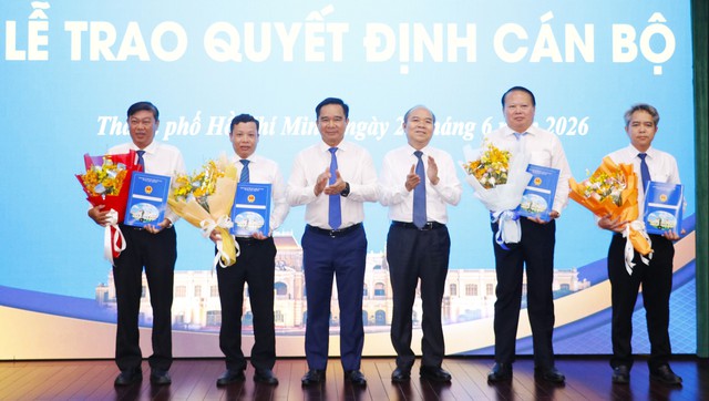 TP.HCM luân chuyển nhiều chủ tịch phường phường, xã - Ảnh 1.