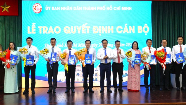 &Ocirc;ng L&acirc;m Đ&igrave;nh Thắng l&agrave;m Gi&aacute;m đốc Sở D&acirc;n tộc v&agrave; T&ocirc;n gi&aacute;o TP.HCM - Ảnh 2.